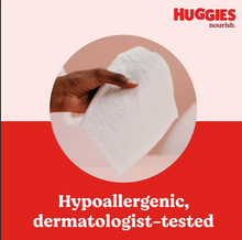 Toallitas húmedas para bebé Huggies Nourish con aroma y botón pulsador, paquete de 10 unidades.