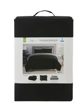 Juego de cama reversible Mainstays negro de 7 piezas con edredón y sábanas, tamaño Queen