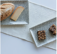 Thyme & Table r Stoneware Serve Platte2-Piece Set, Dot