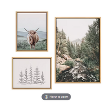 Kate y Laurel Sylvie se encuentran aquí, cuadro enmarcado de montaña con vacas de las Highlands y árboles de hoja perenne, de varios artistas, 3 piezas