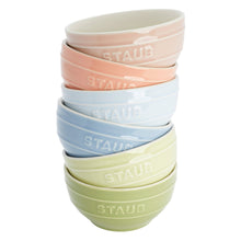 Juego de 12 mini ollas y cuencos de cerámica Staub Macaron