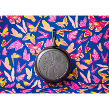 Dolly Parton x Lodge Cast Iron Seasoned 10.25” Skillet