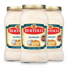 Salsa Alfredo Bertolli con queso parmesano añejo, 15 oz., paquete de 3.