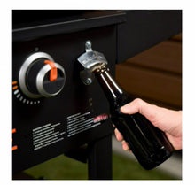 Plancha exterior Blackstone Original Omnivore de 4 quemadores y 36 pulgadas a propano con tapa y estantes laterales plegables