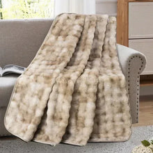 BrentwoofOversizedWaterproofPetBlanketandFurnitureProtector_BubbleFur1 - Brands For Less USA