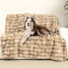 BrentwoofOversizedWaterproofPetBlanketandFurnitureProtector_BubbleFur - Brands For Less USA