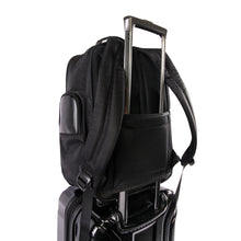 Mochila para portátil Brookstone Ezra de 18" para negocios - Negra