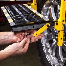 CAT 350 lb. Deluxe Truck and SUV Tire Service Step