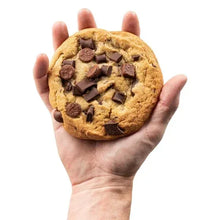 David_sCookiesDecadentTripleChocolatemadewithminiHershey_sKissesandReese_sPeanutButterCupCookiesTin_2Count3 - Brands For Less USA