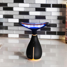 Dispositivo de rejuvenecimiento facial y de cuello GLO24k + 50 ml de gel hidratante conductor