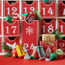 HERSHEY'S Christmas Assorted Chocolate Candy, 130 pcs.