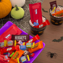 HERSHEY'S Halloween Assorted Candies, Variety Pack, 455 pcs.