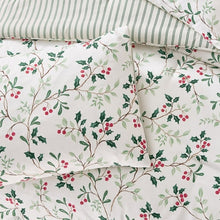 Holiday Market 8-piece Holiday Decorative Bedding Set