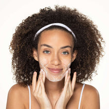 Neutrogena-Oil-Free-Deep-Clean-D1-_2 - Brands For Less USA