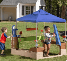 Step2 Pump & Splash Shady Oasis Water Activity Center