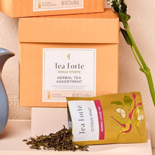 Tea Forté Single Steeps Sampler Bundle with 30 Loose Leaf Tea Pouches & 1 Fiore Steeping Cup