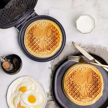 UncannyBrandsPeanutsSnoopyWaffleMaker4-_5 - Brands For Less USA