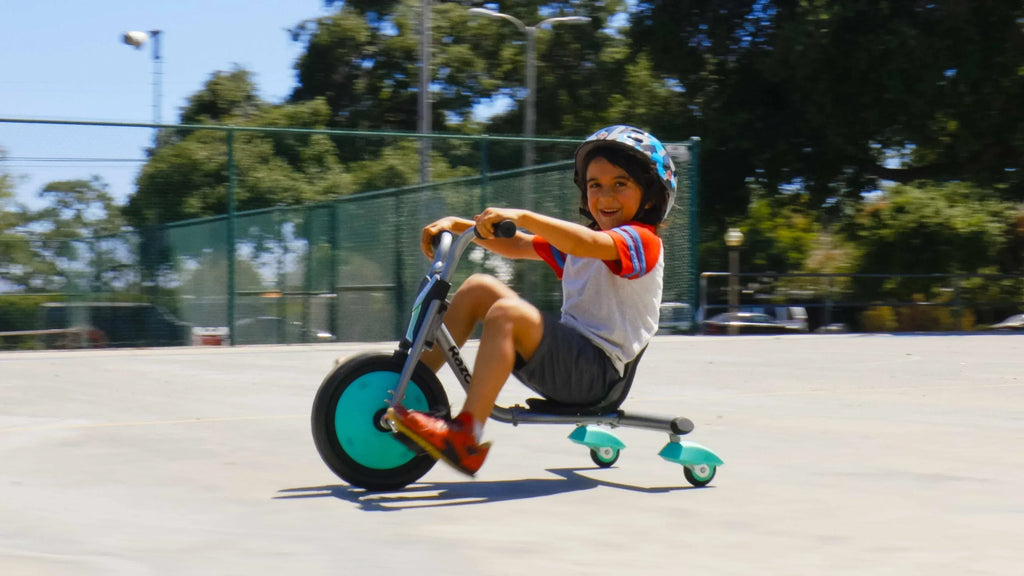 Razor RipRider 360 Mini - Teal, 360 Degrees Caster Tricycle, Easy Drif ...