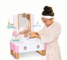 Disney Princess Style Collection Deluxe Day Spa with 20 Accessories Child Age 3 Years