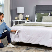 BLACK+DECKER 1000W Compact Garment Steamer with Pump Heater, Removable Water Tank, and Quick Heat-up