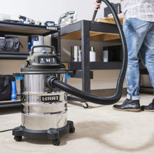 Hart 6 gallon 5 peak HP stainless steel wet/dry vacuum with bonus car cleaning kit, new